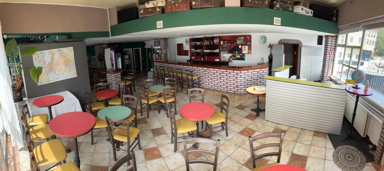 Eagle'S Nest Hostel Postojna Dış mekan fotoğraf