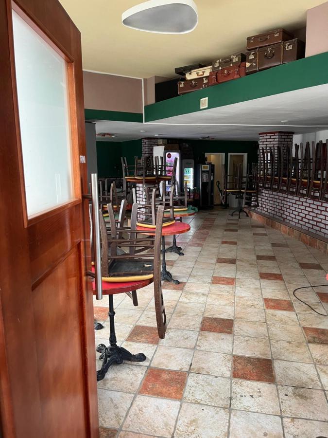 Eagle'S Nest Hostel Postojna Dış mekan fotoğraf