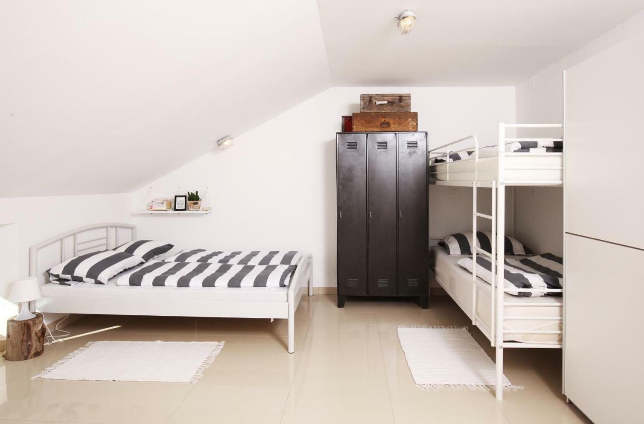 Eagle'S Nest Hostel Postojna Dış mekan fotoğraf