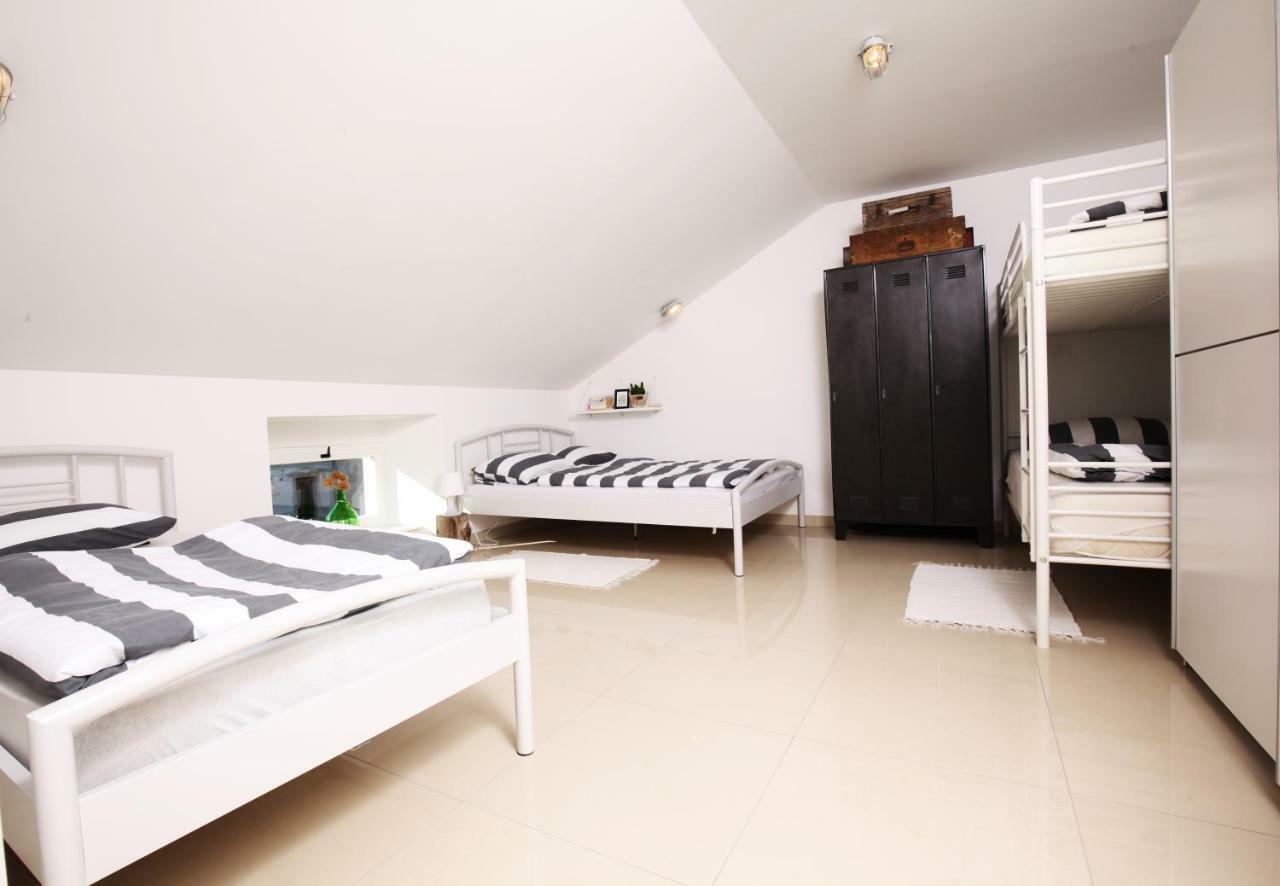 Eagle'S Nest Hostel Postojna Dış mekan fotoğraf