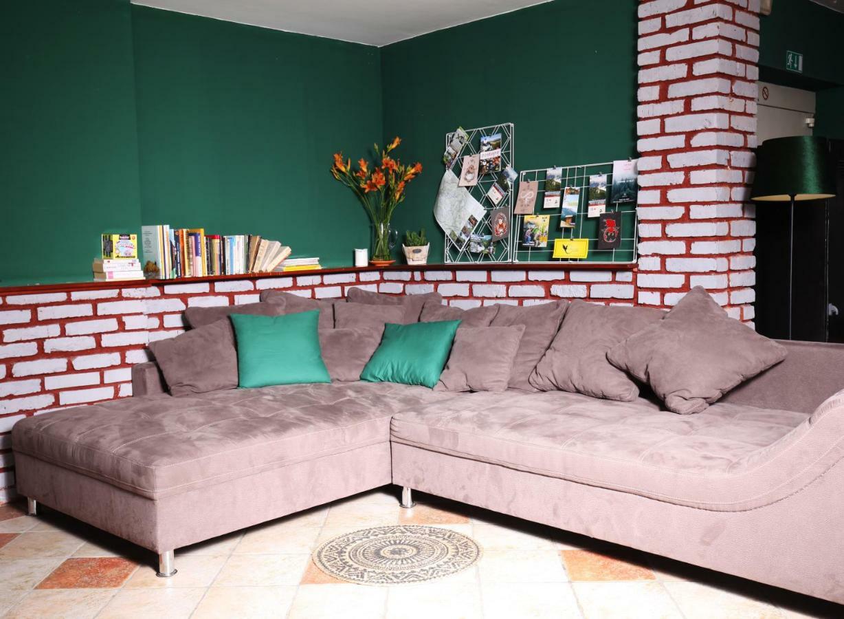 Eagle'S Nest Hostel Postojna Dış mekan fotoğraf